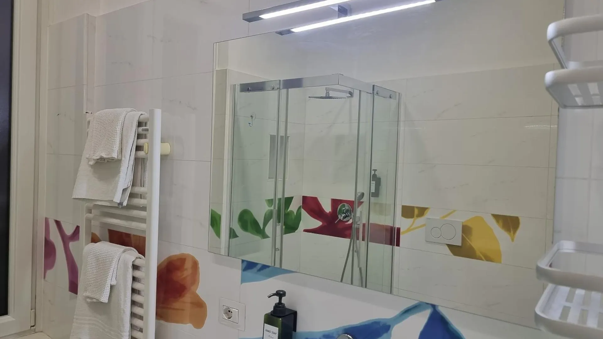 Anthony House, Via Villafranca 2, Castro Pretorio Roma Appartamento