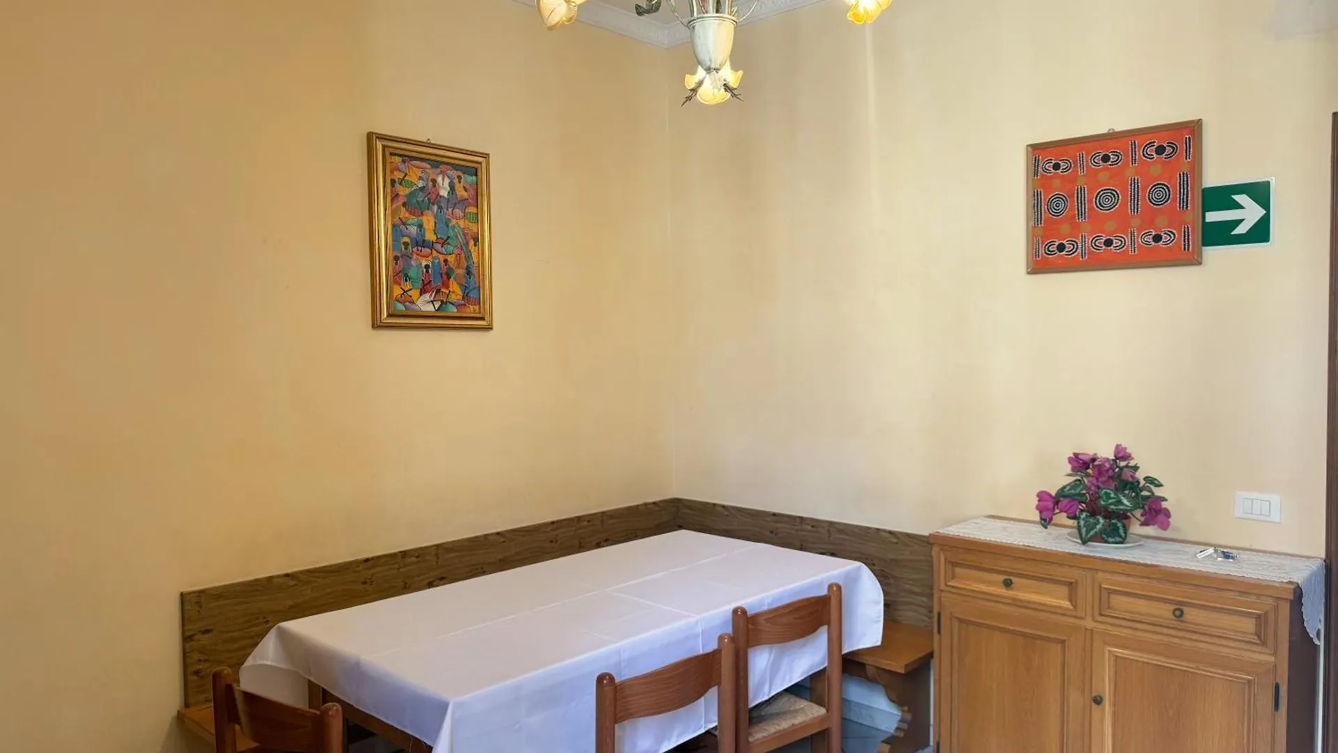 Anthony House, Via Villafranca 2, Castro Pretorio Roma Italia